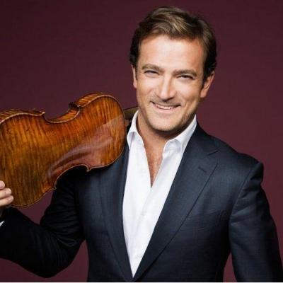 A979c2a86b2e971a302f11790b3a320e79015df2 01mainrenaud 2 c simon fowler erato warner classics y9a0168 rc rt hi res 682x1024 copie 6824700804f27